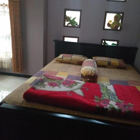 Villa Trijaya Batu  Buitenkant foto