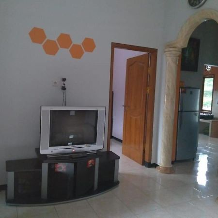 Villa Trijaya Batu  Buitenkant foto