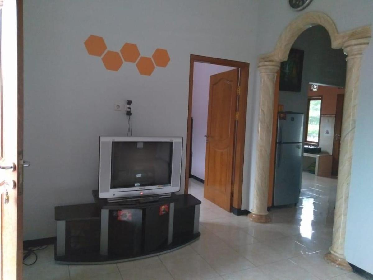 Villa Trijaya Batu  Buitenkant foto