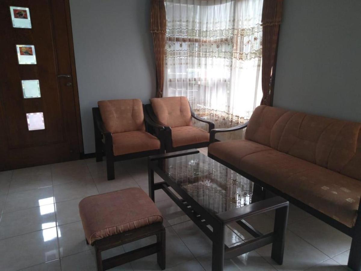 Villa Trijaya Batu  Buitenkant foto